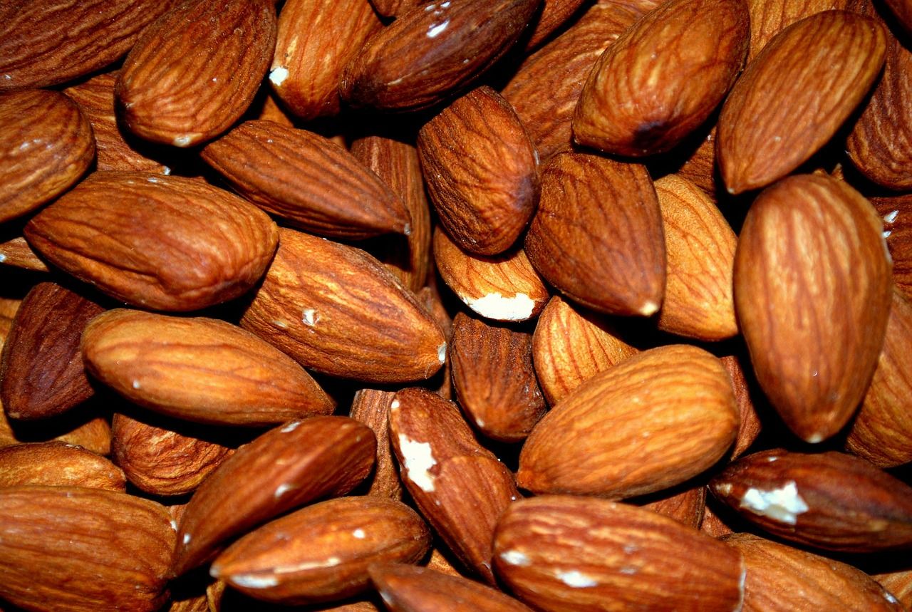Lemon Almond, Sour Almond, Badam Lemoee